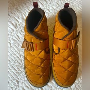 Chaco Ramble Puff shoe slipper womens 11